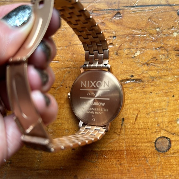 Nixon “The Arrow” Rose Gold Watch - Picture 6 of 6